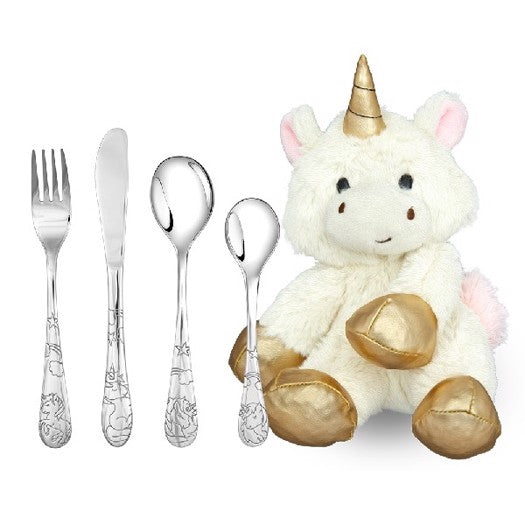 NOA Kids bestiksæt fra Nordahl Andersen i rustfrit stål med enhjørningmotiv og blød enhjørningbamse.